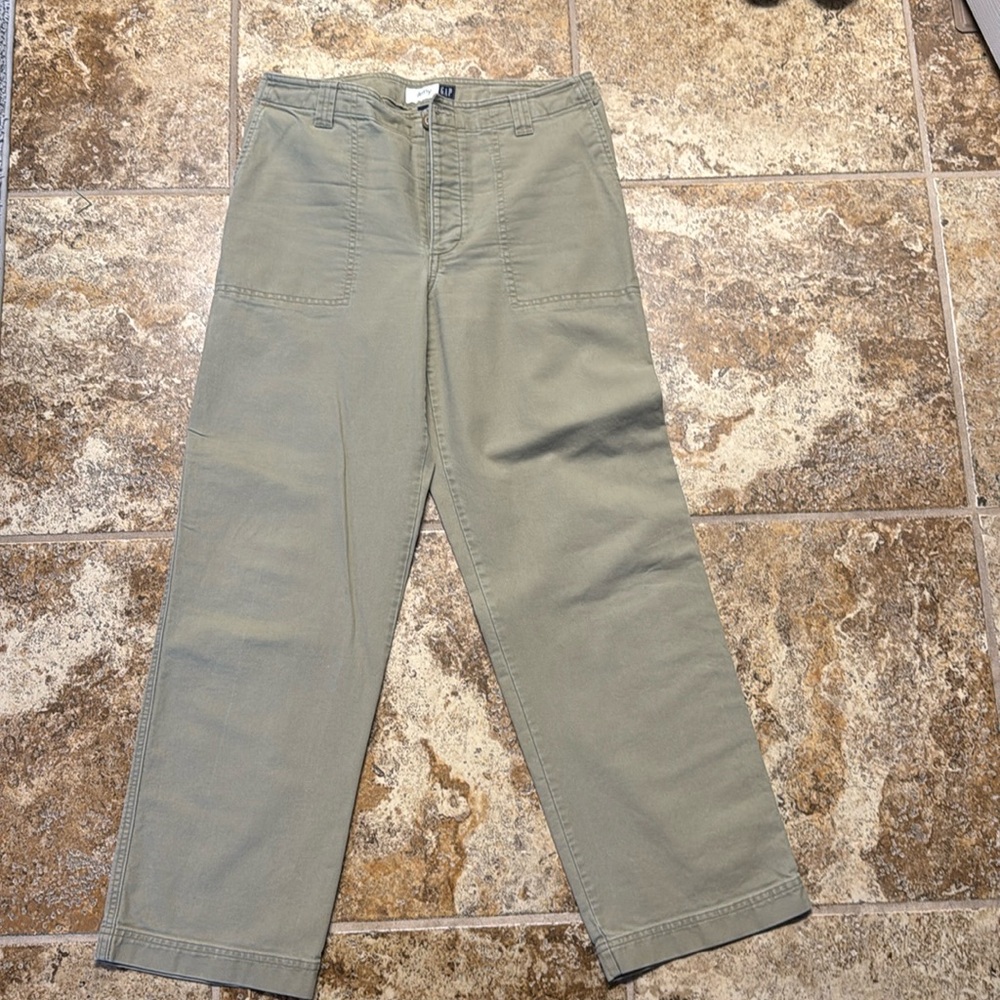 GAP khaki women’s pants